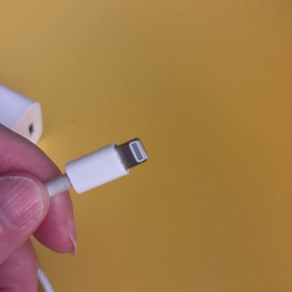 iPhone 14 and below (NOT for 15 or 16). PureGear White USB Charger with Cable. - Picture 4 of 4